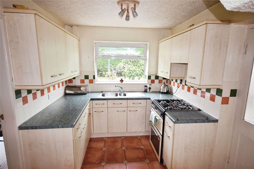 Property photo 2 of 16 Kitchen