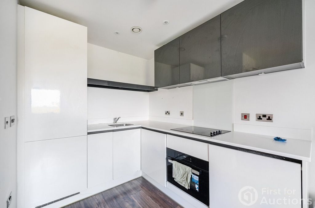 Property photo 3 of 7 Picture No. 10