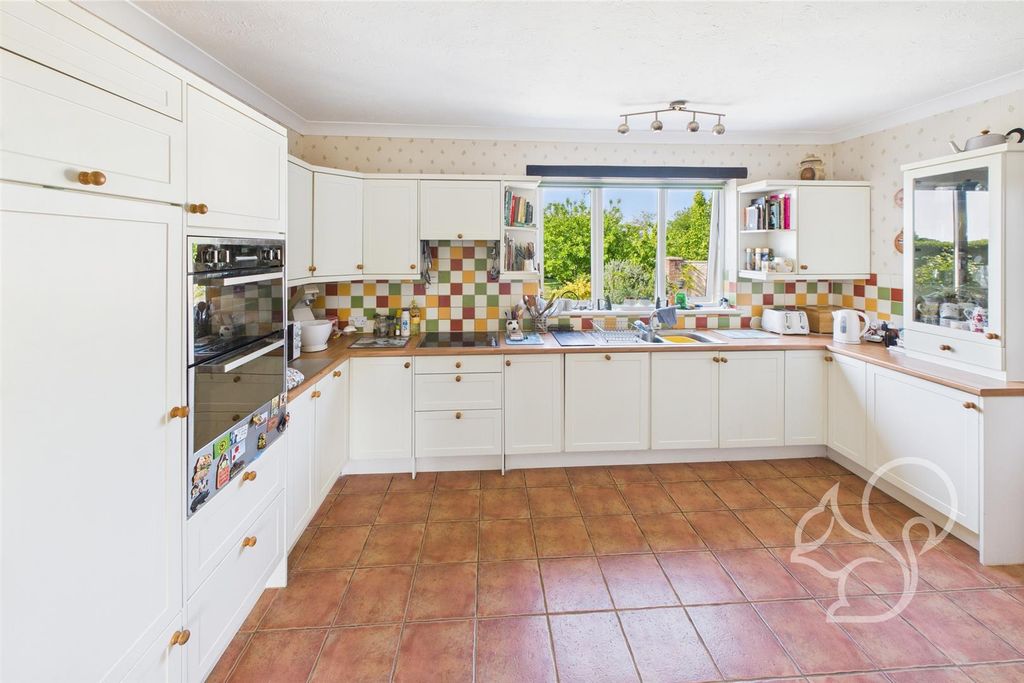 Property photo 2 of 38 Cam03877G0-Pr0176-Still004.Jpg