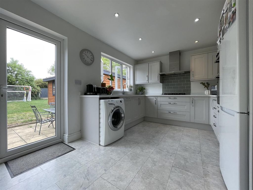 Property photo 3 of 58