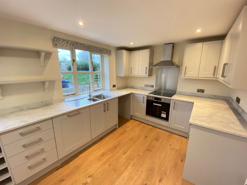 Property photo 2 of 13 Picture No. 04