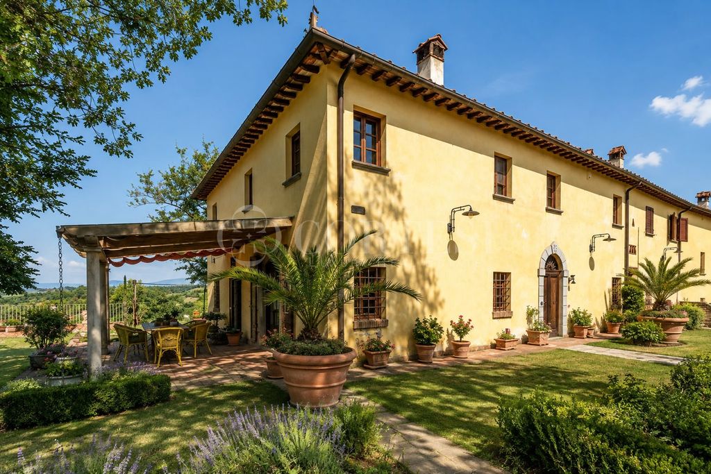 Property photo 1 of 60 Antique Noble Residence With Panoramic View Over The Tuscan Hills