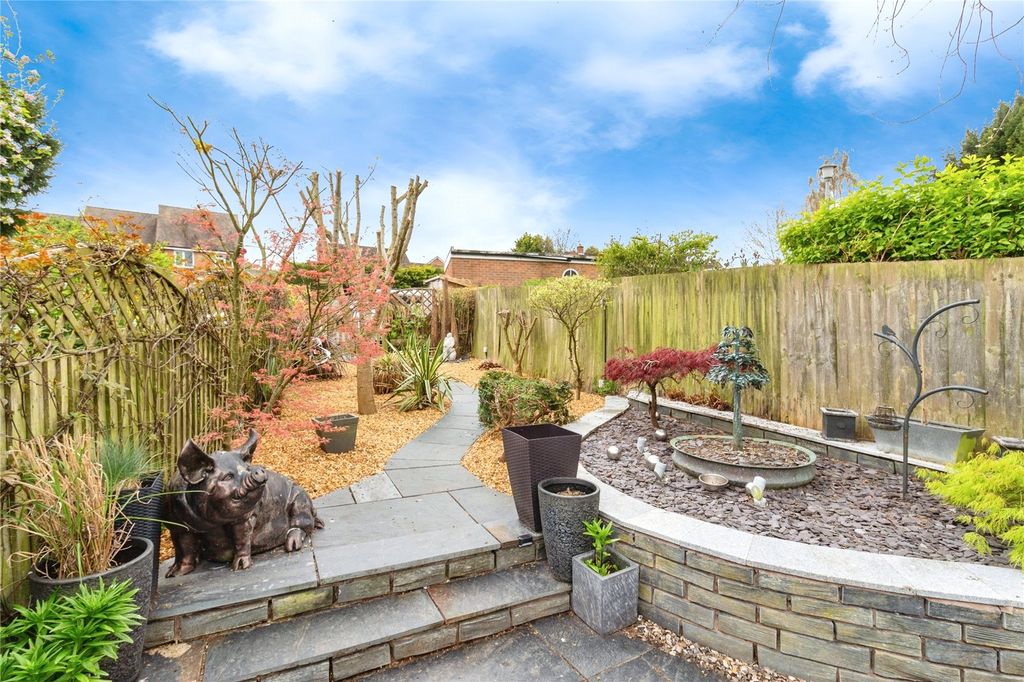 Property photo 3 of 15 Garden