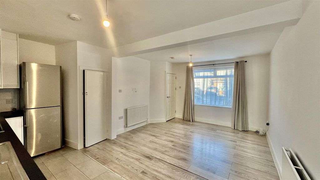 Property photo 1 of 7 Reception Room