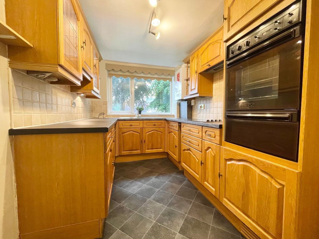 Property photo 2 of 21