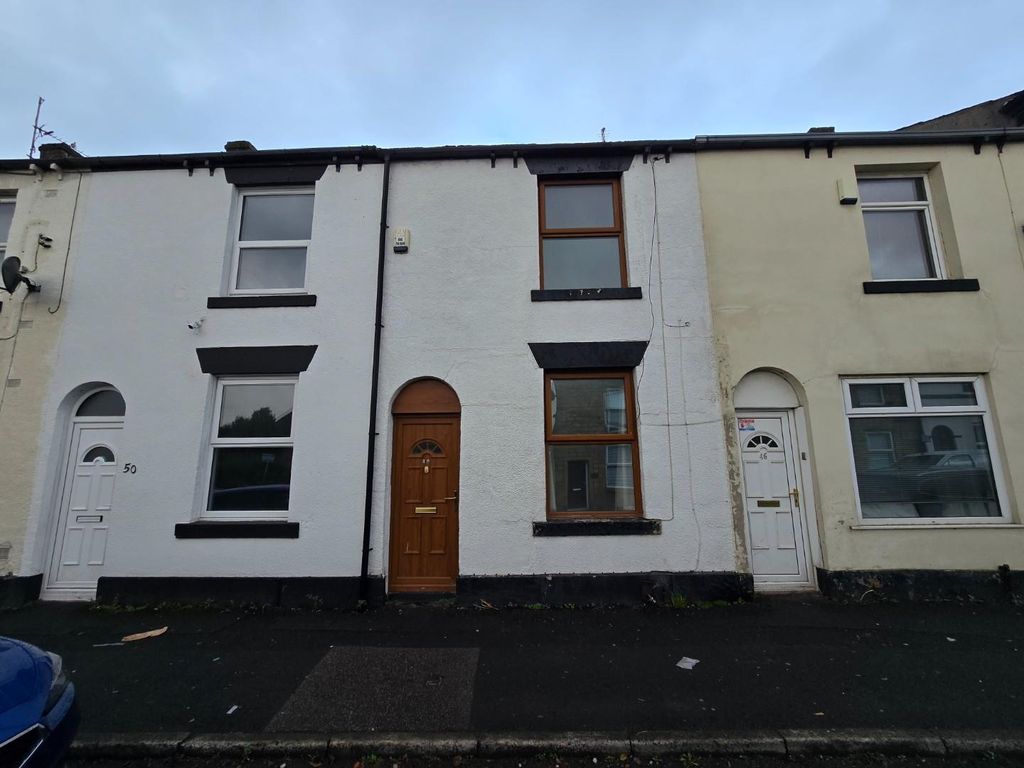 Property photo 1 of 7 Front