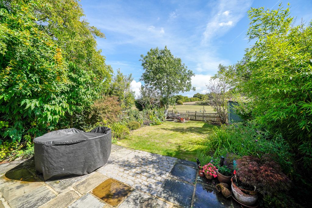 Property photo 3 of 22 19-Bourne-End-Lane-1033