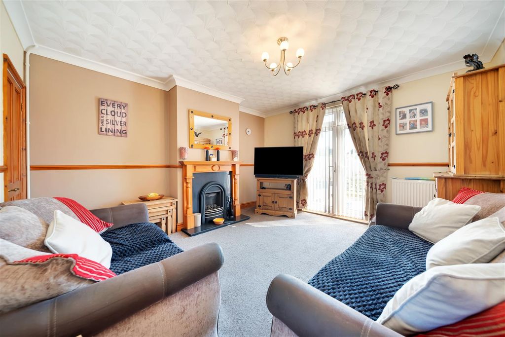 Property photo 2 of 10 Campbell Rd-15.Jpg