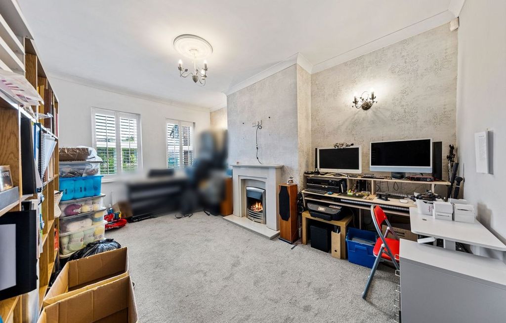 Property photo 2 of 22