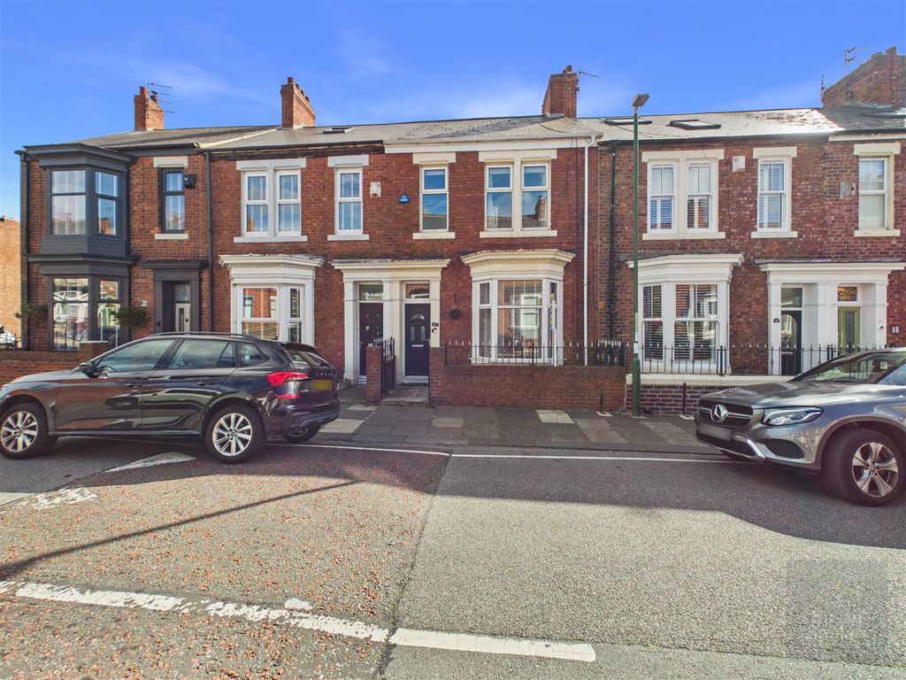 Property photo 1 of 19 Cam01858G0-Pr0331-Still038.Jpg