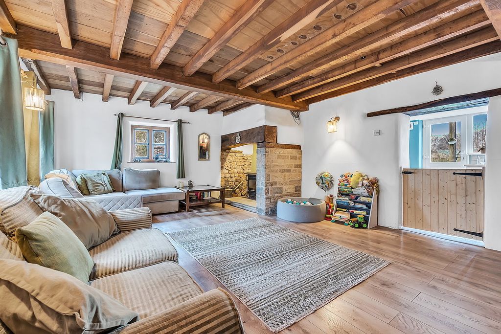 Property photo 3 of 21