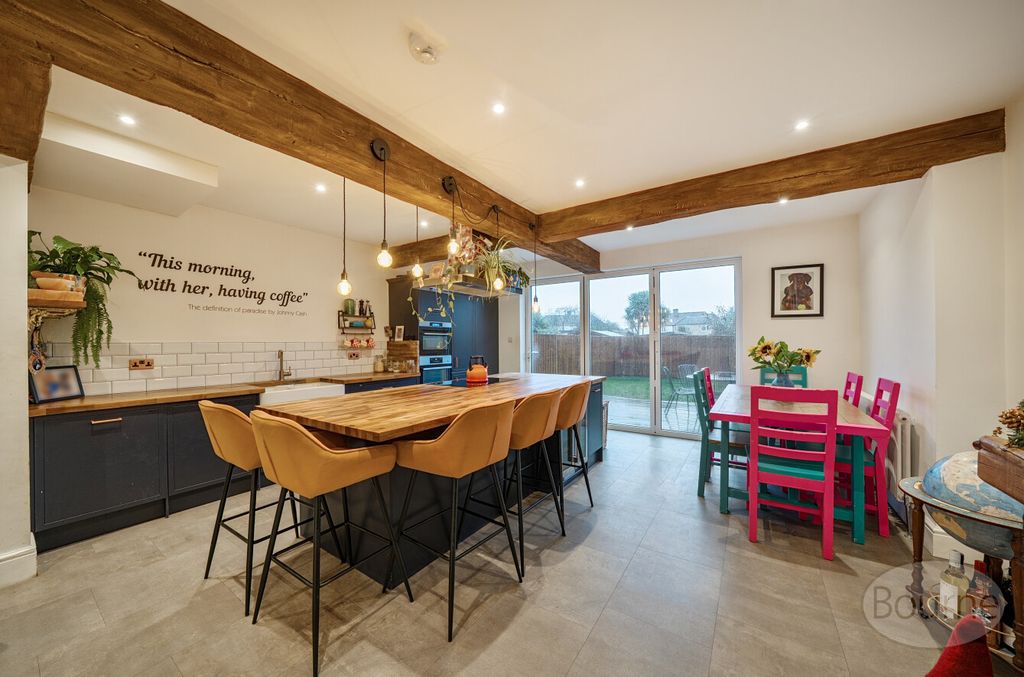 Property photo 1 of 17 F10F7B87-1115-499...