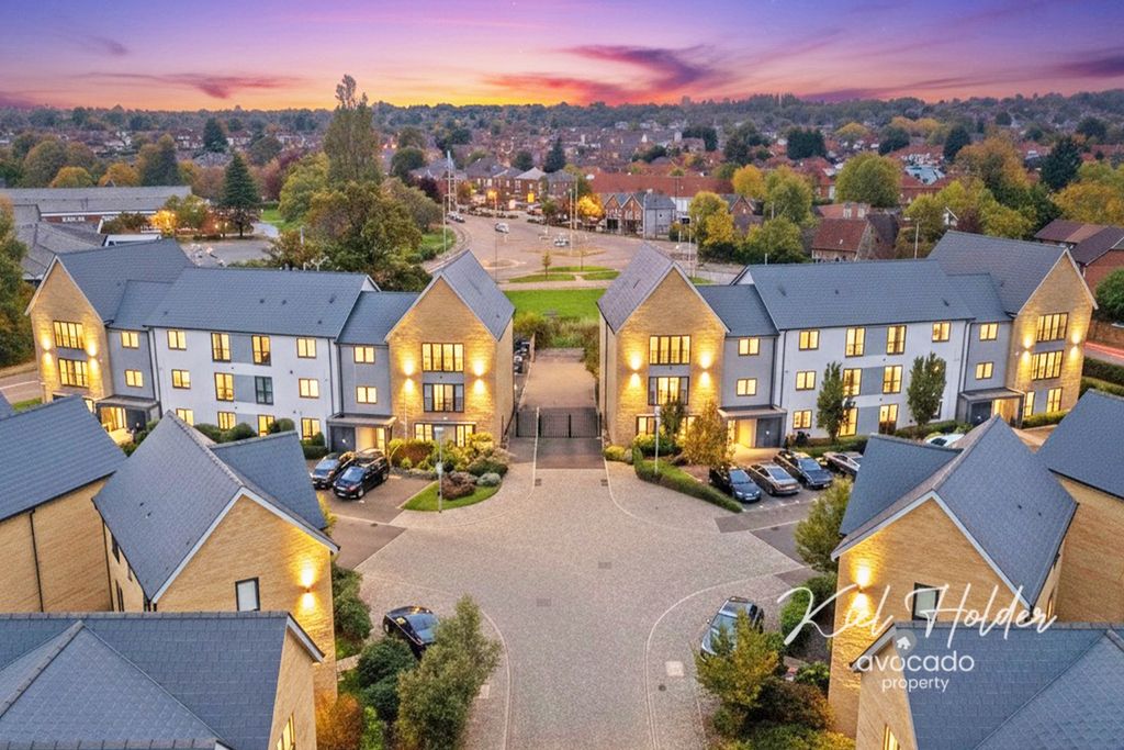 Property photo 2 of 17 4563363