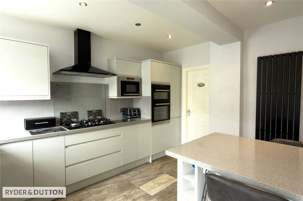 Property photo 2 of 22 Kitchen