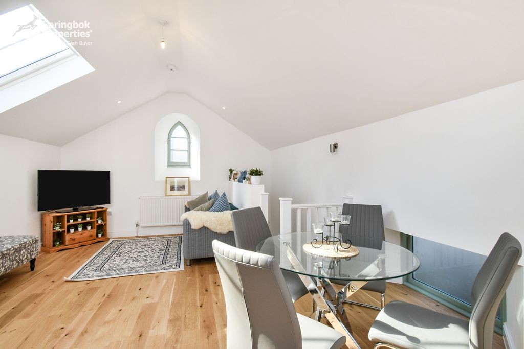 Property photo 2 of 18 Image 1