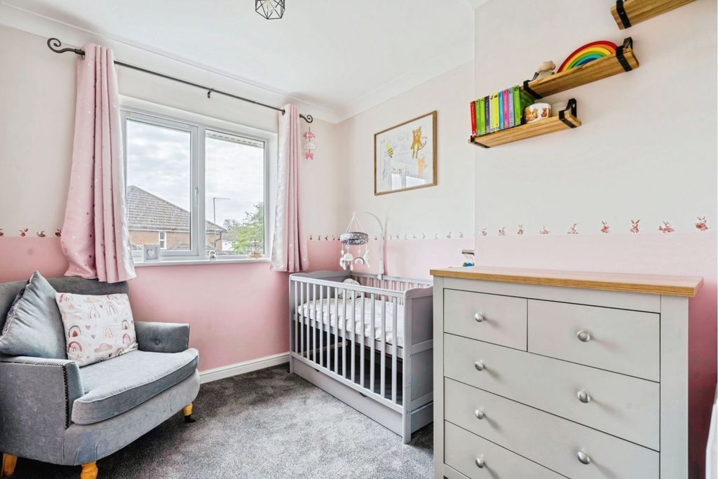 Additional image 10 of 4 bed detached house for saleLinnet Close, Littlehampton BN17