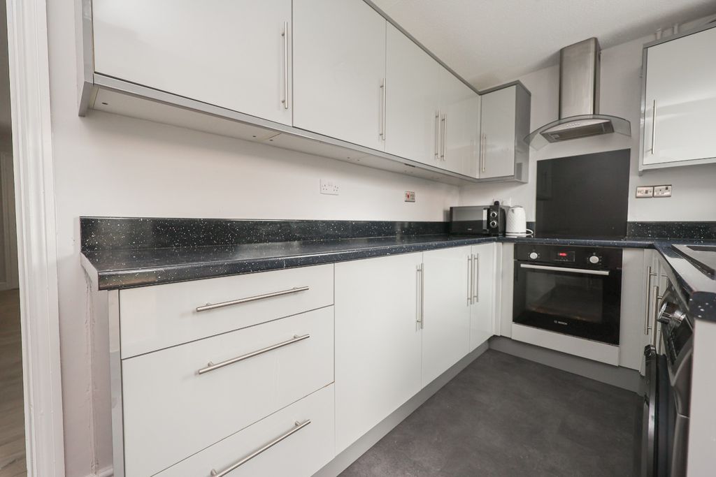 Property photo 3 of 14 4803794