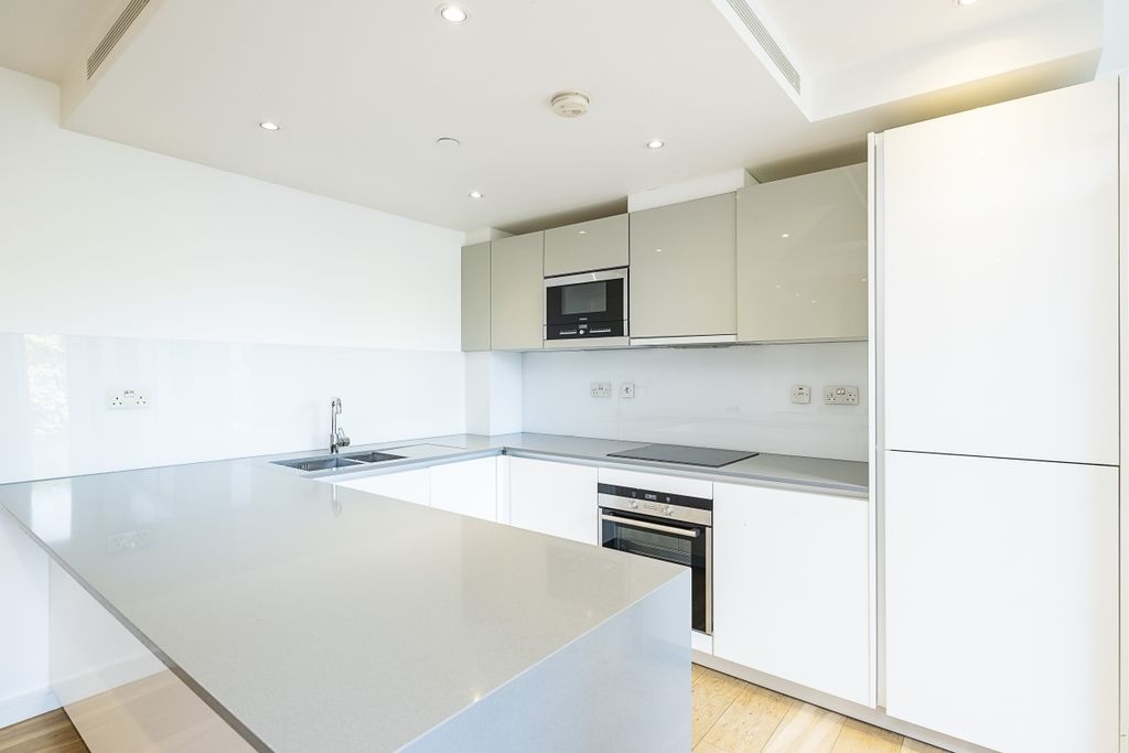 Property photo 3 of 10 Regent's Wharf