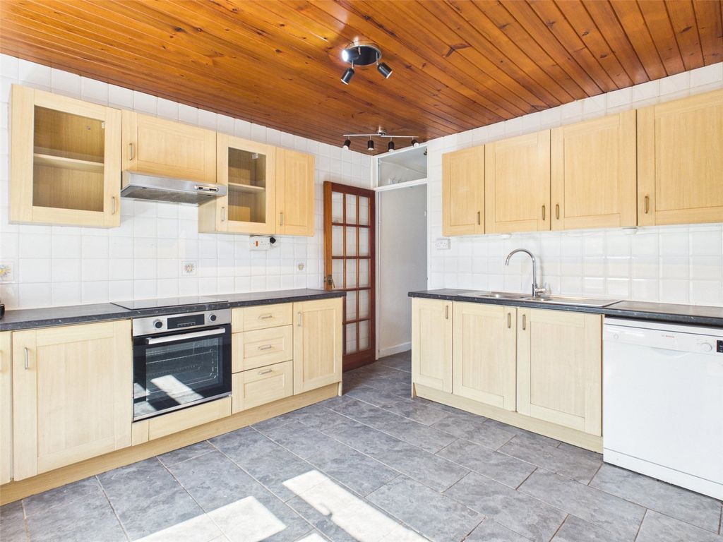 Property photo 2 of 22 Picture No. 21