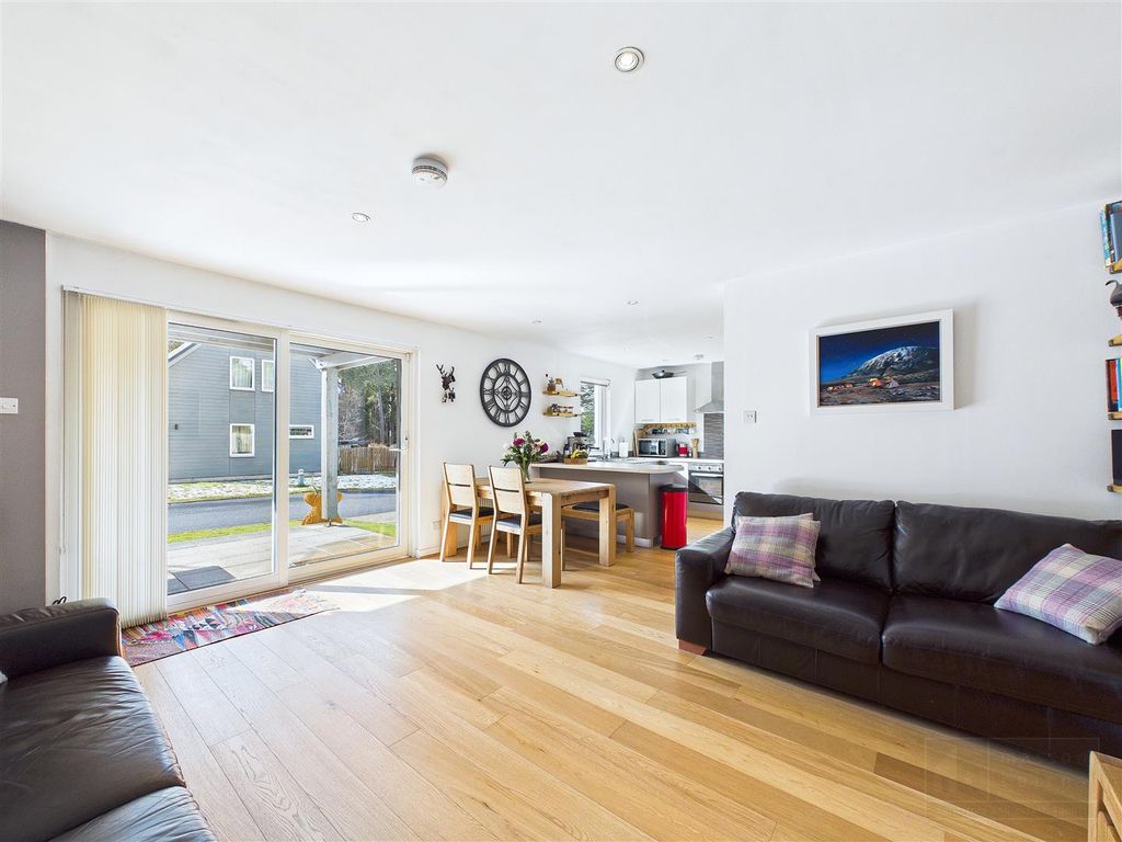 Property photo 3 of 27 5 Ski Road Cottages