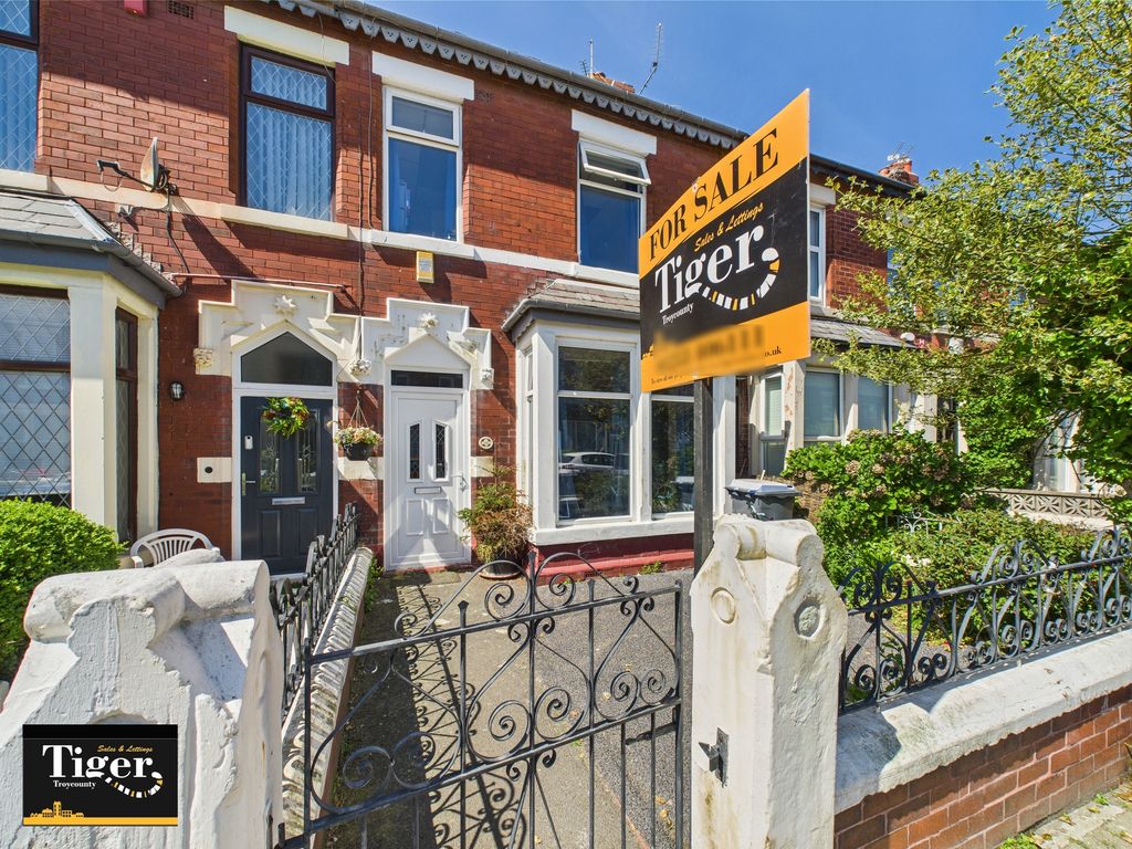 Property photo 1 of 15 Cam02176G0-Pr0575-Still015
