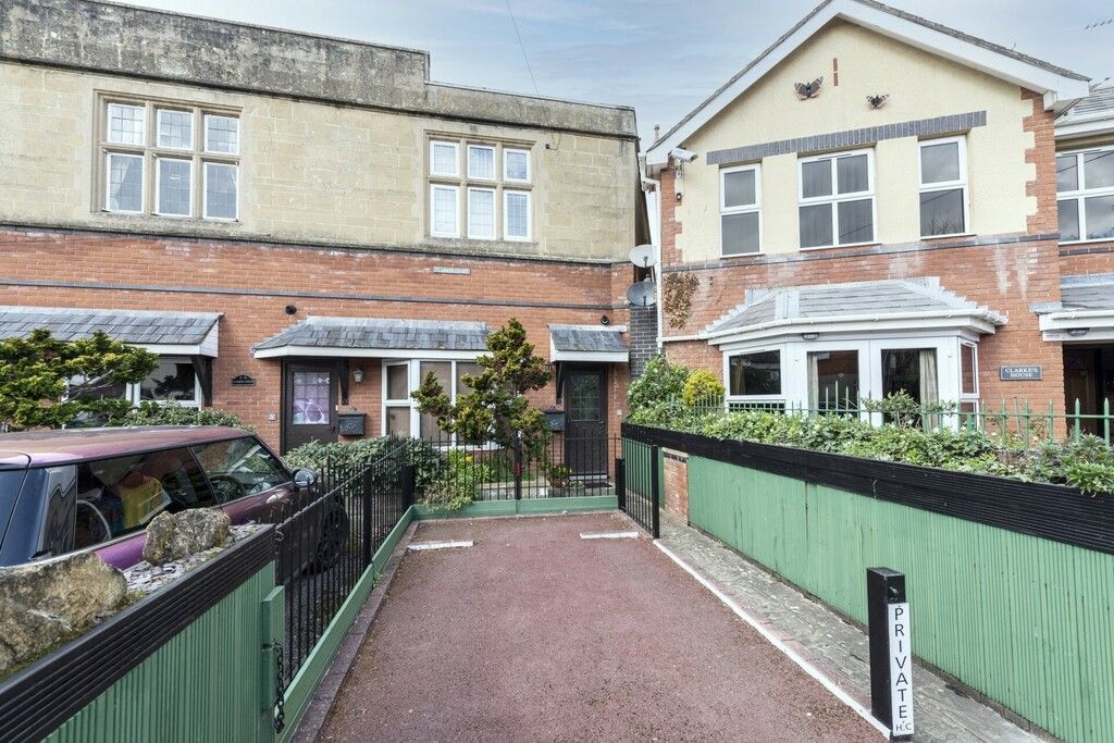 Property photo 1 of 6 Front External