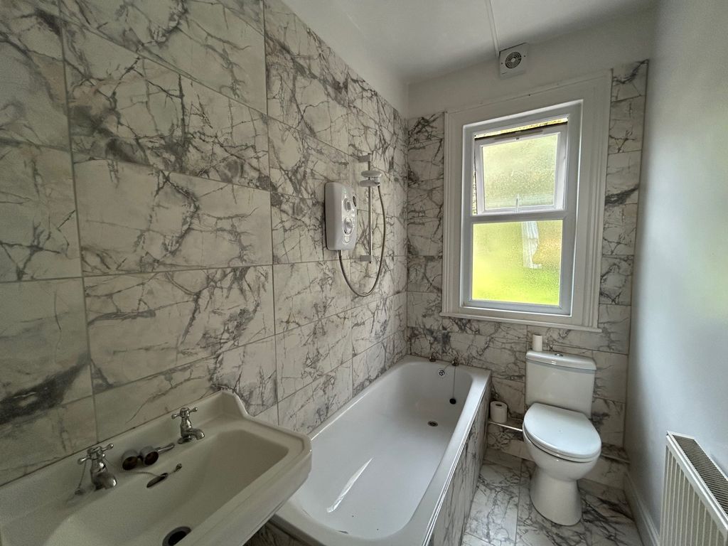 Property photo 2 of 18 Thumbnail_Img_5858