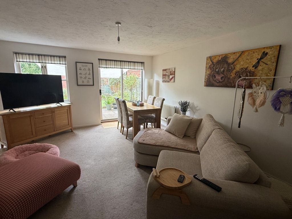 Property photo 2 of 13 Lounge1