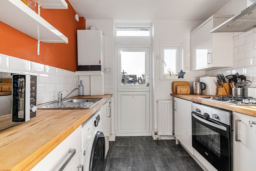 Property photo 3 of 13