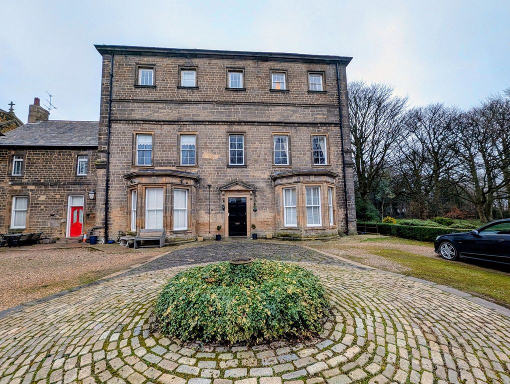 Property photo 1 of 35