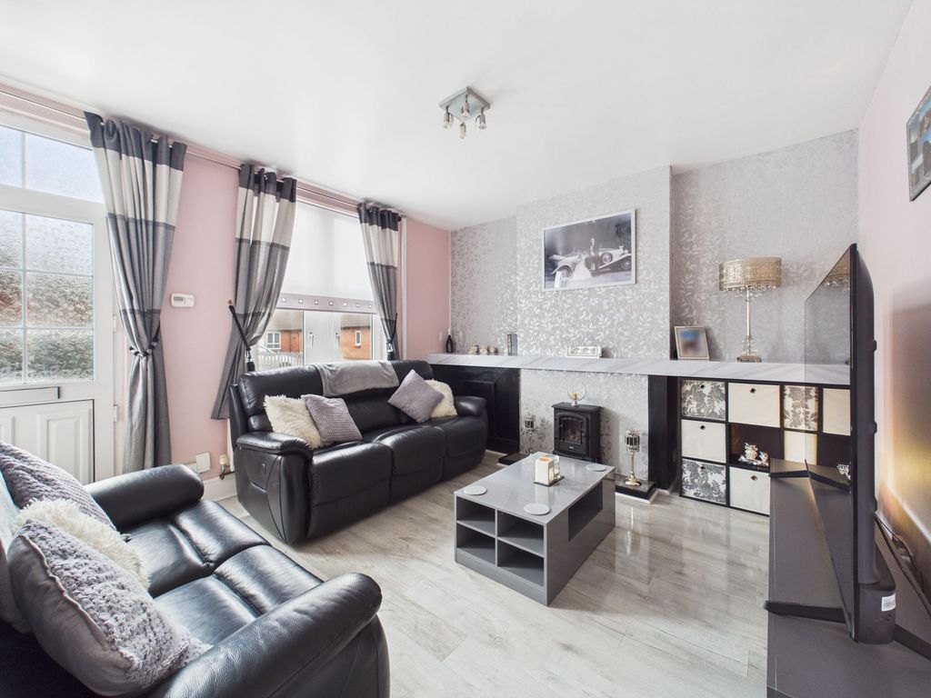 Property photo 2 of 20 Lounge