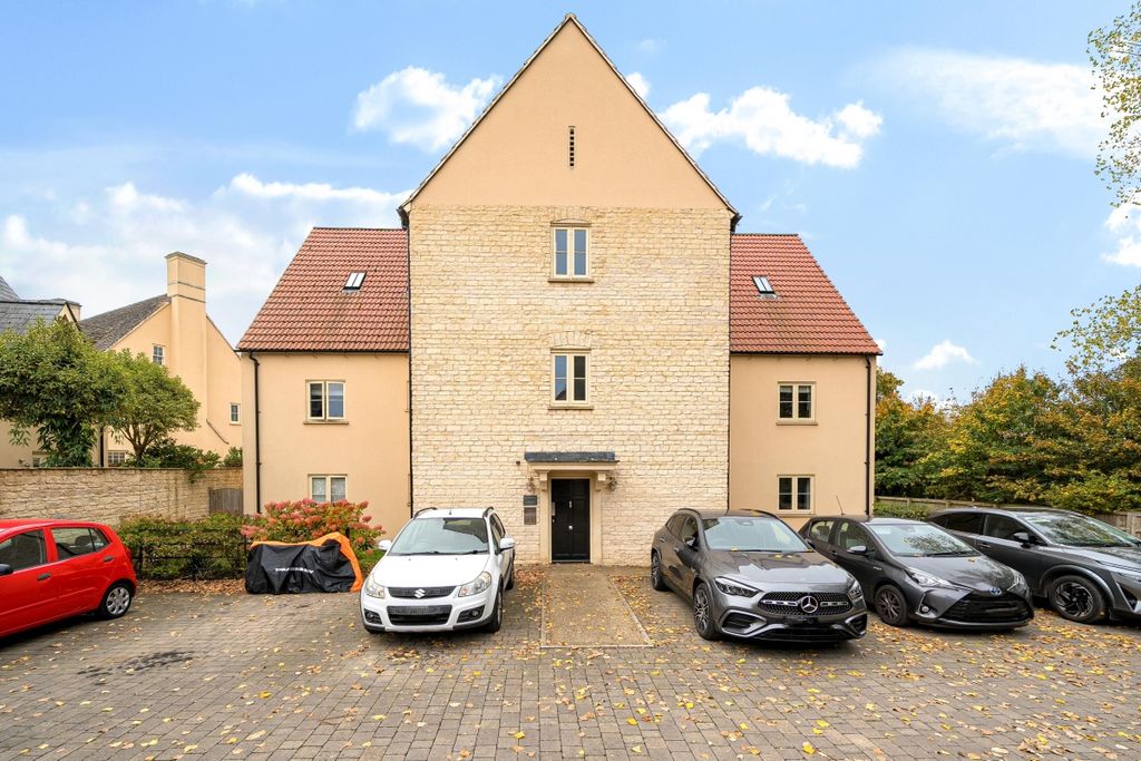 Property photo 1 of 20 1528440 (2)