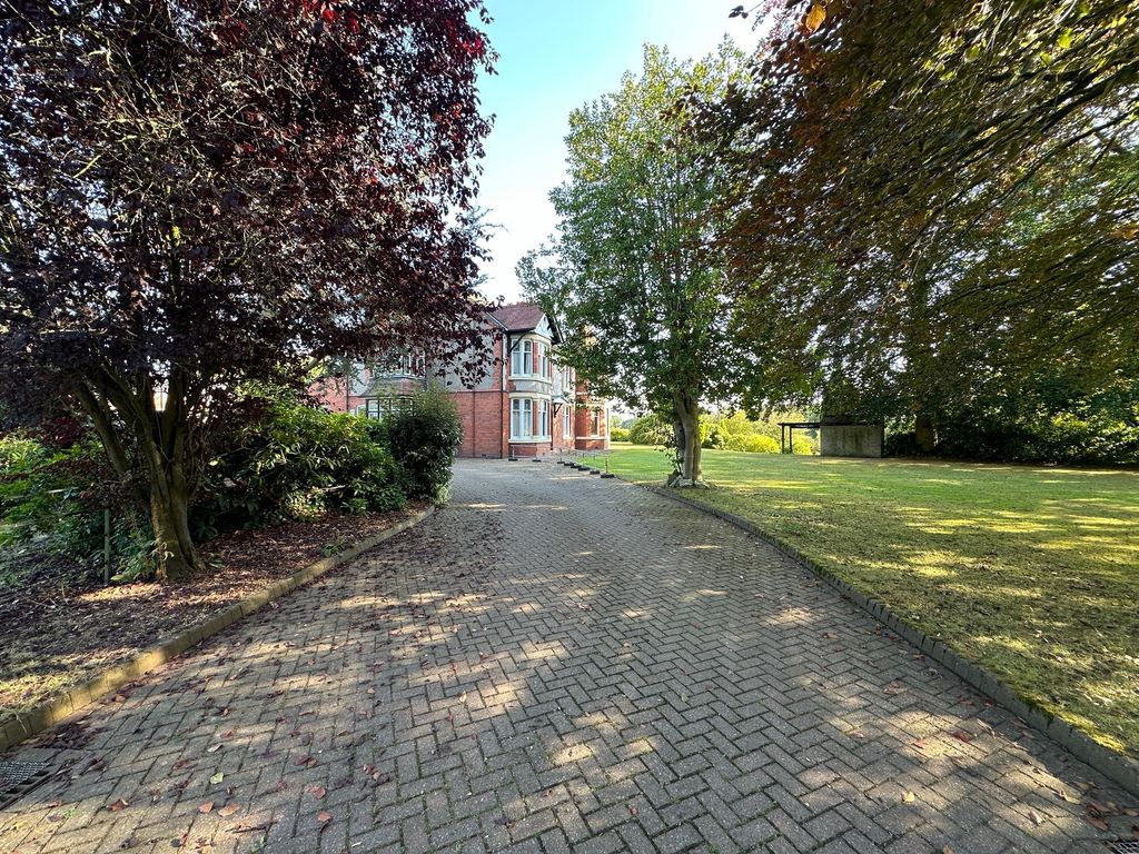 Property photo 2 of 9 22