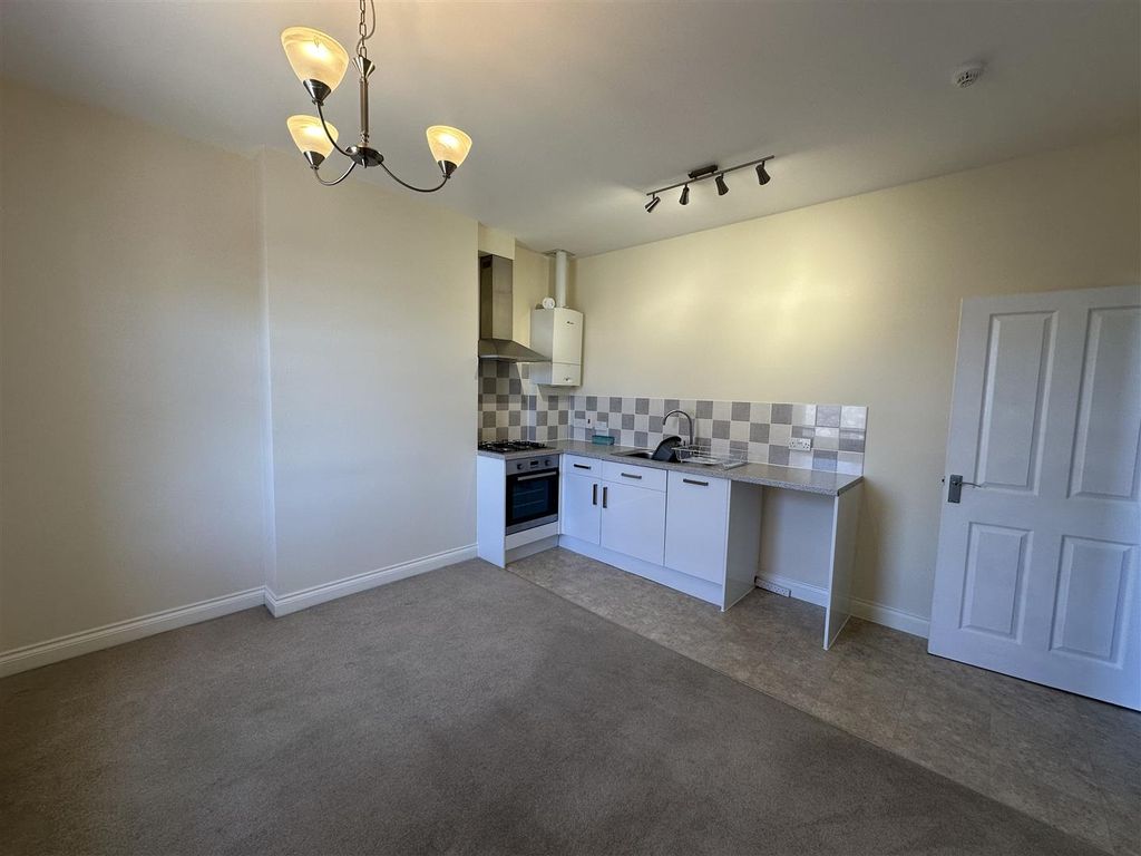 Property photo 3 of 8 5.Jpg