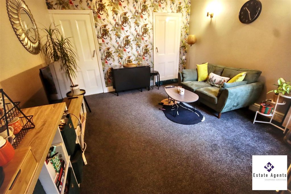 Property photo 3 of 20 Dining Room