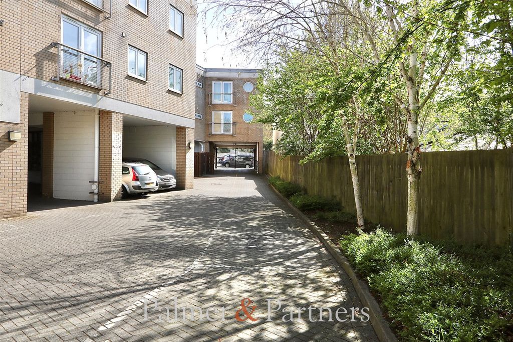 Property photo 2 of 16 Picture No. 09