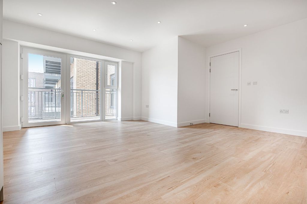 Property photo 3 of 23