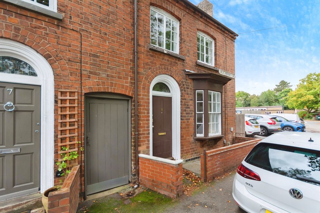 Property photo 1 of 17