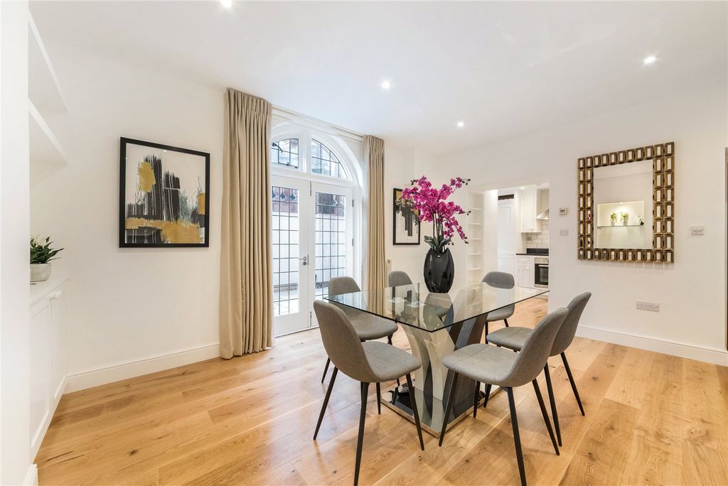 Property photo 2 of 12 Dining Area