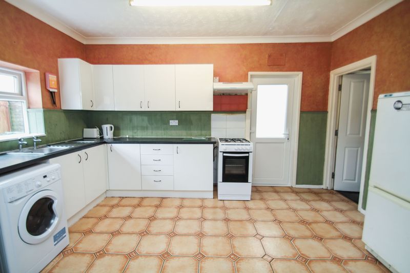 Property photo 3 of 9 Photo 12