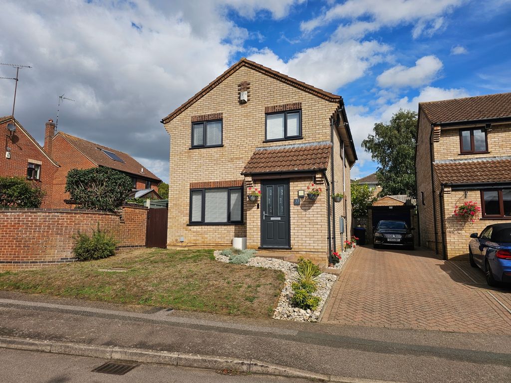 Property photo 1 of 12 Kentstone Close