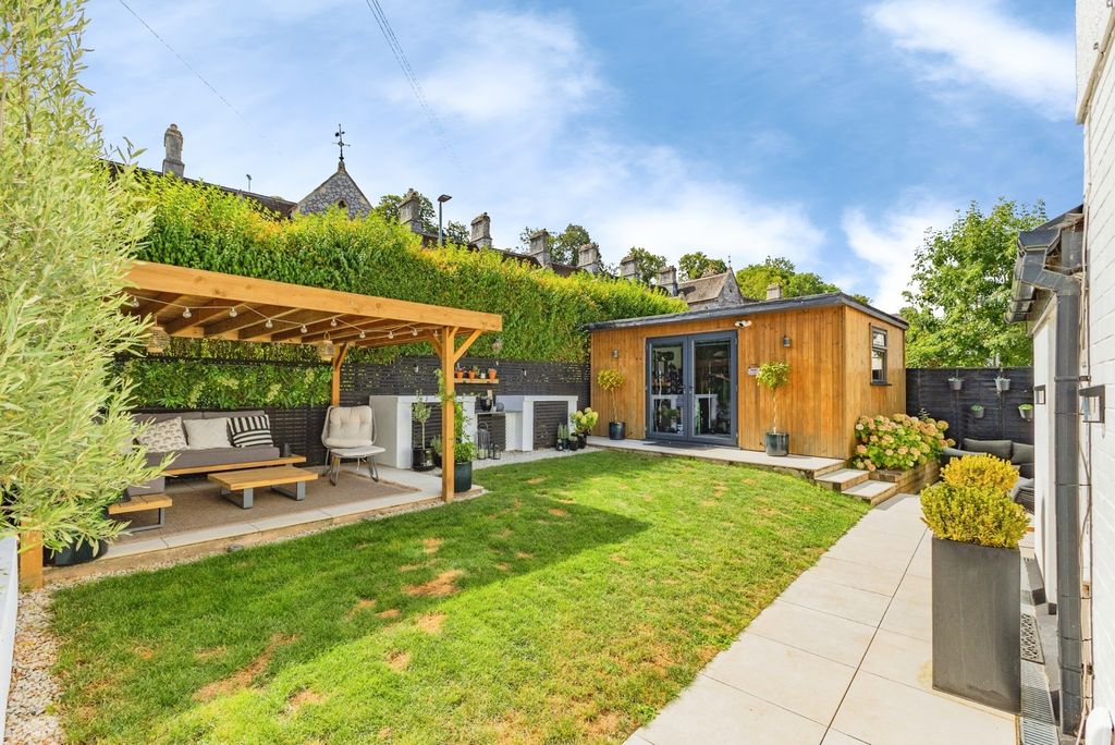 Property photo 3 of 33 Pbox-Img.Jpg