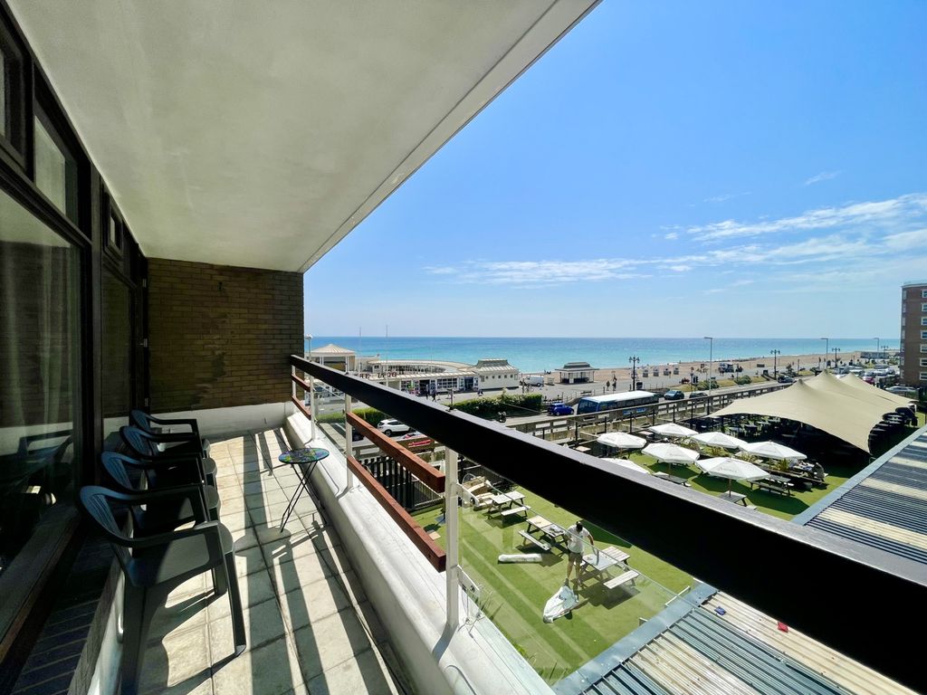Property photo 1 of 9 Balcony