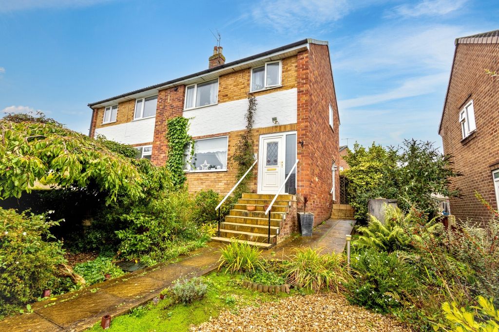 Property photo 1 of 9 Wainfleet Road - Front Of Property