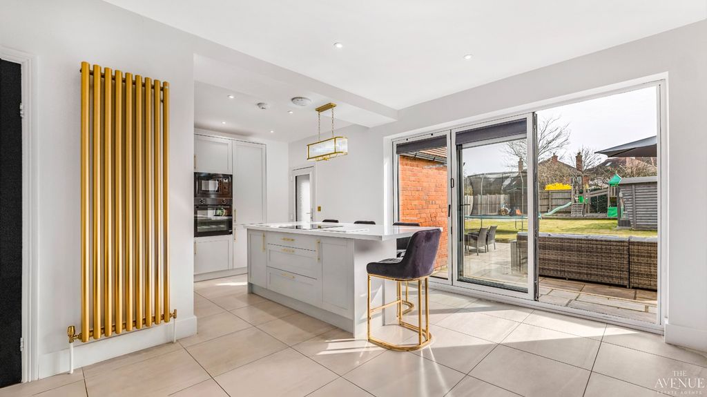 Property photo 2 of 32 4934113