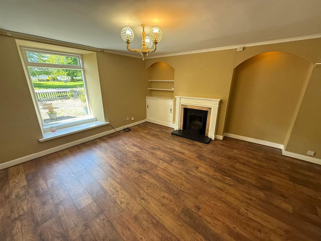 Property photo 2 of 14 12c91E0d-A60B-4A4d-B6E8-218318c6c257.Jpg