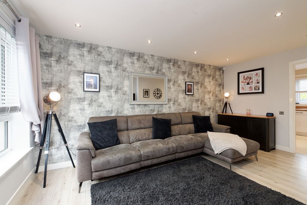 Property photo 2 of 16 Property Image 2