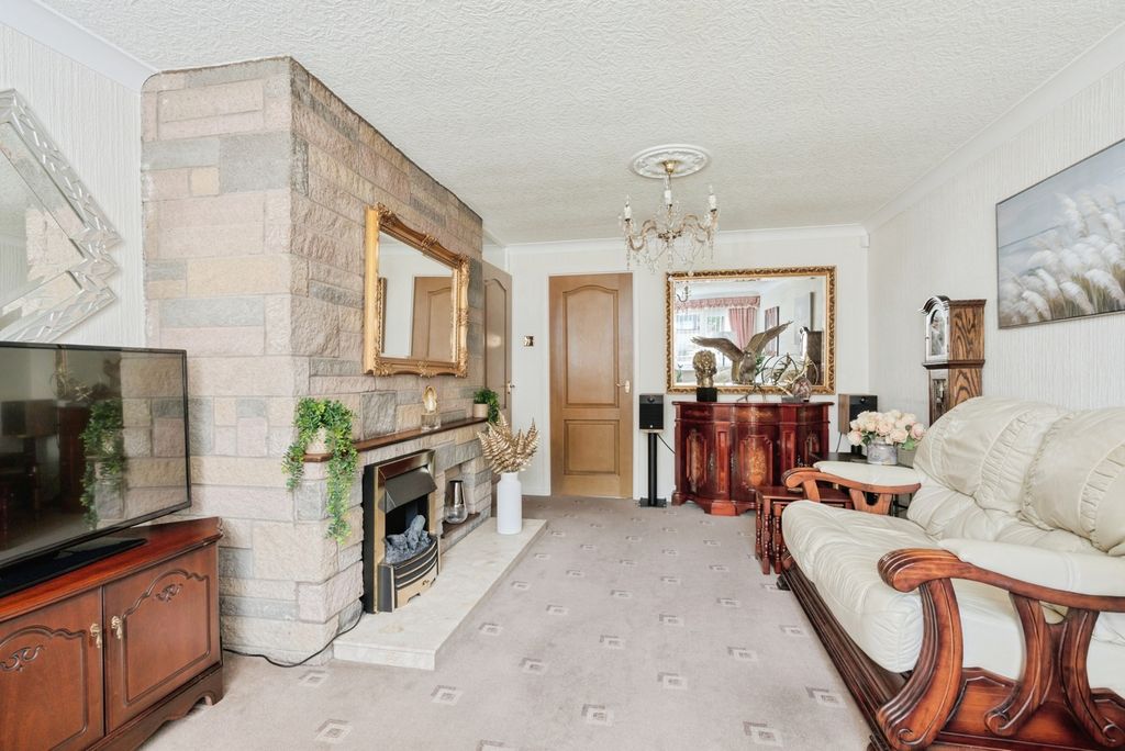 Property photo 2 of 17 Photo