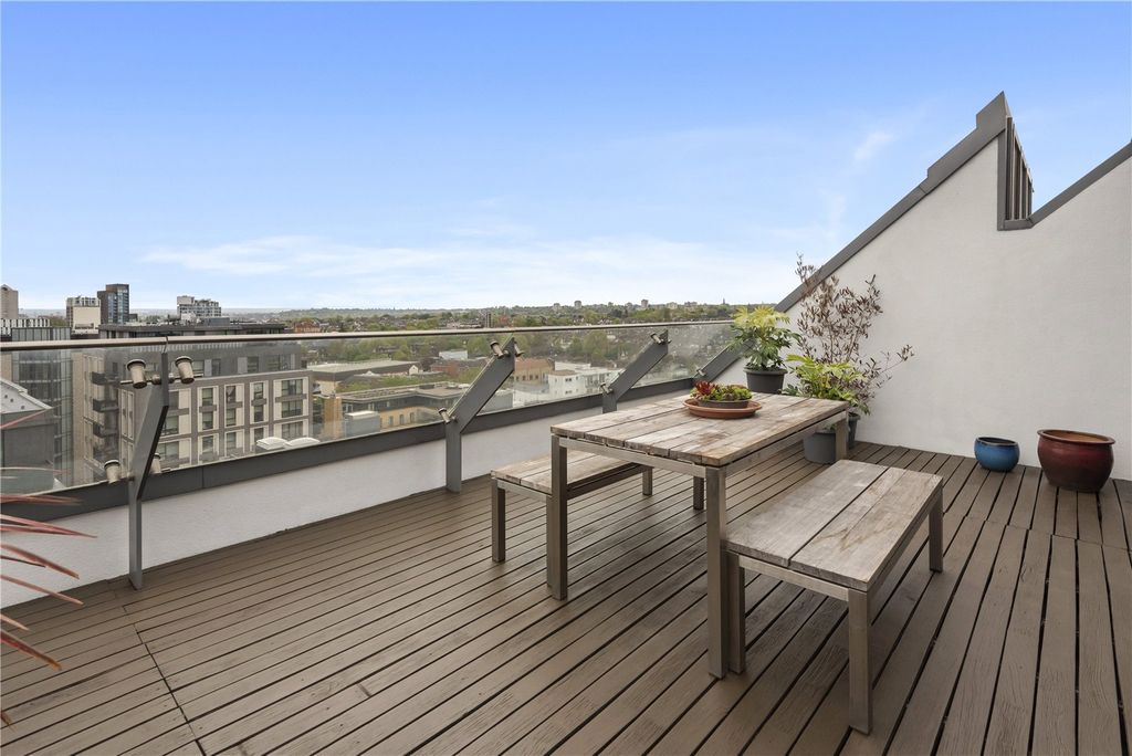 Property photo 2 of 14 Balcony