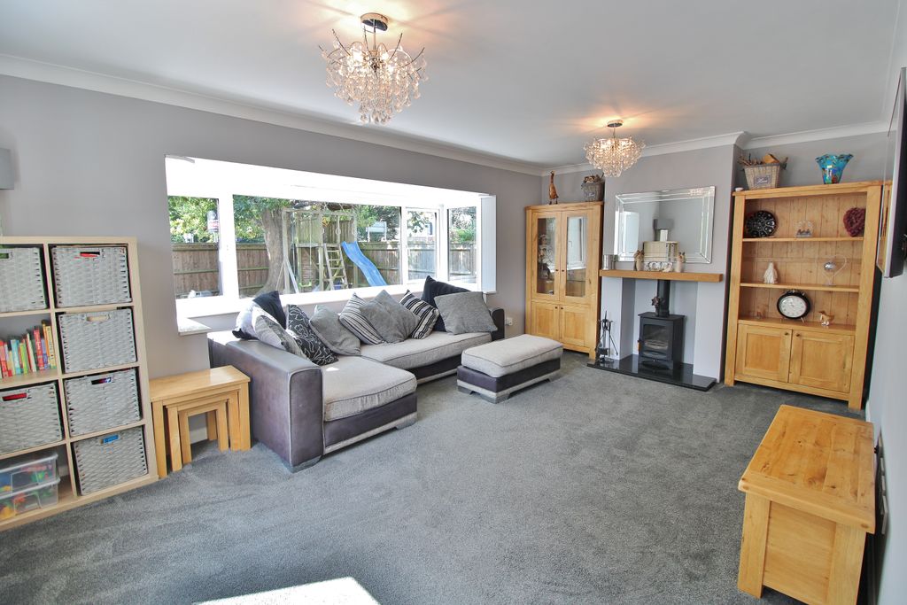 Property photo 3 of 32